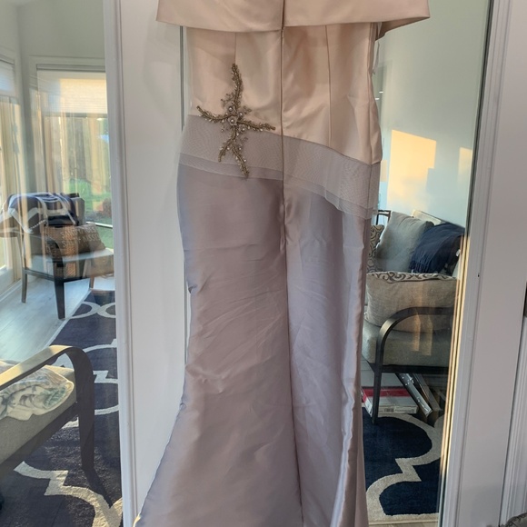 Gown - Picture 2 of 5